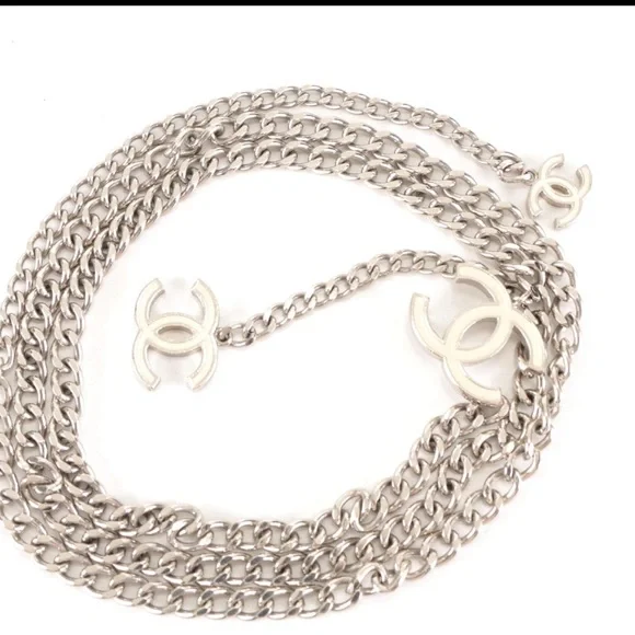Chanel iconic motiv cc charm chain link silver belt. AUTH VINTAGE CHANEL LOGO LETTERING CHARMS SILVER CHAIN GRAY  main image 2